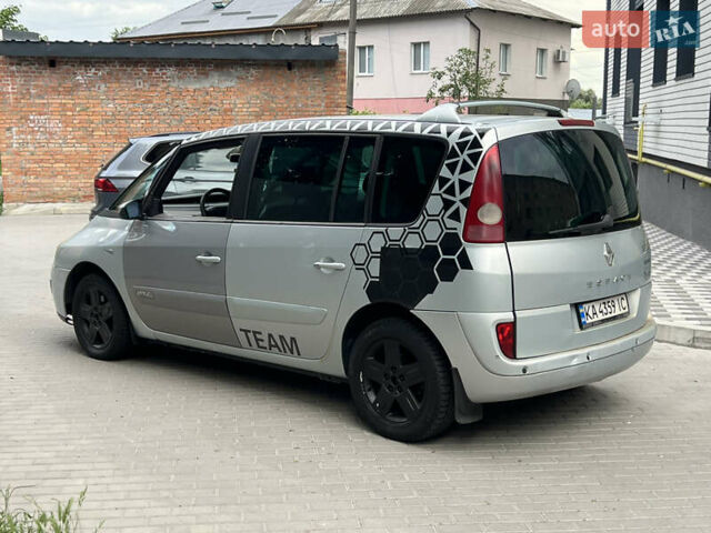 Серый Рено Эспейс, объемом двигателя 2.2 л и пробегом 248 тыс. км за 2400 $, фото 4 на Automoto.ua