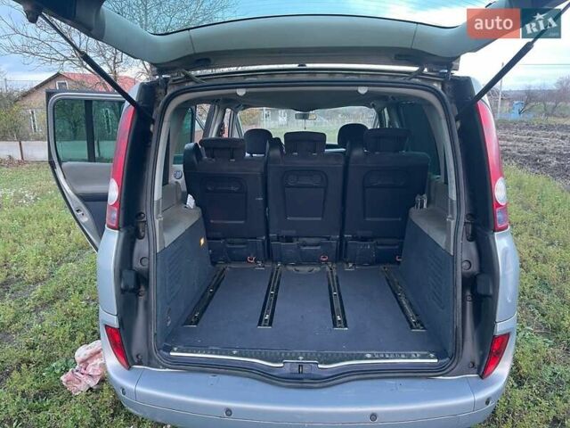 Серый Рено Эспейс, объемом двигателя 2.2 л и пробегом 212 тыс. км за 3800 $, фото 23 на Automoto.ua