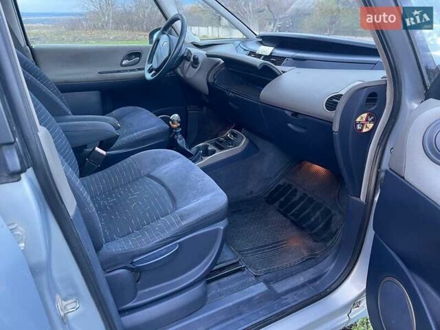 Серый Рено Эспейс, объемом двигателя 2.2 л и пробегом 212 тыс. км за 3800 $, фото 16 на Automoto.ua