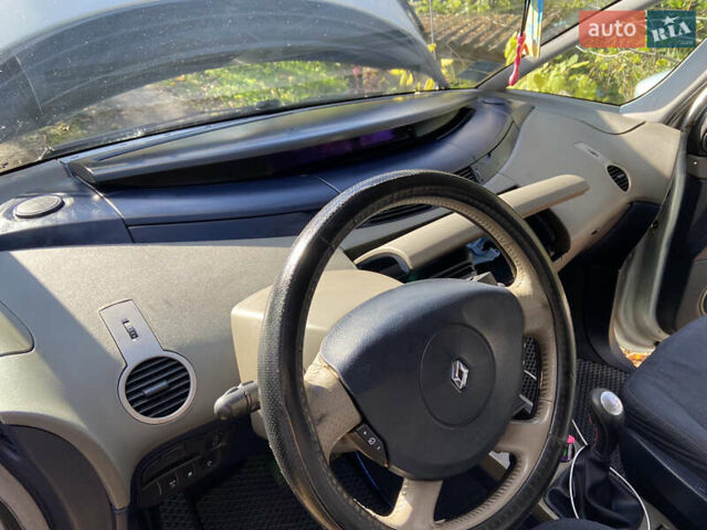 Рено Еспейс 2003 у Хмельницькому на Automoto.ua Сірий Рено Еспейс, об'ємом двигуна 2.19 л та пробігом 557 тис. км за 4500 $, фото 12 на Automoto.ua