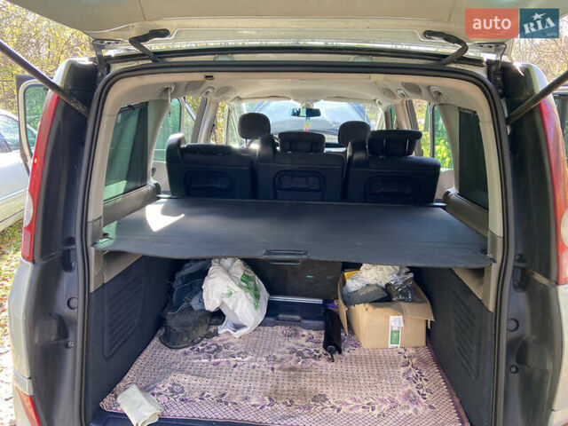 Рено Еспейс 2003 у Хмельницькому на Automoto.ua Сірий Рено Еспейс, об'ємом двигуна 2.19 л та пробігом 557 тис. км за 4500 $, фото 18 на Automoto.ua