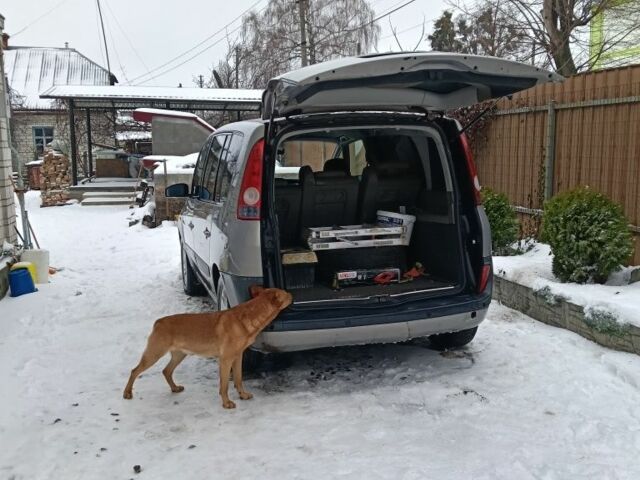 Сірий Рено Еспейс, об'ємом двигуна 2 л та пробігом 270 тис. км за 4594 $, фото 5 на Automoto.ua