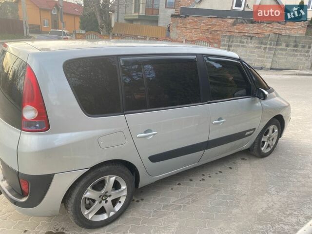 Серый Рено Эспейс, объемом двигателя 2.2 л и пробегом 320 тыс. км за 4300 $, фото 1 на Automoto.ua