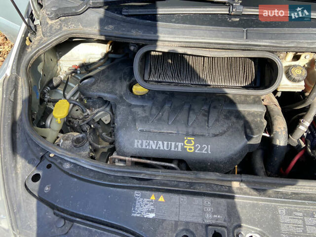 Рено Еспейс 2003 у Хмельницькому на Automoto.ua Сірий Рено Еспейс, об'ємом двигуна 2.19 л та пробігом 557 тис. км за 4500 $, фото 22 на Automoto.ua