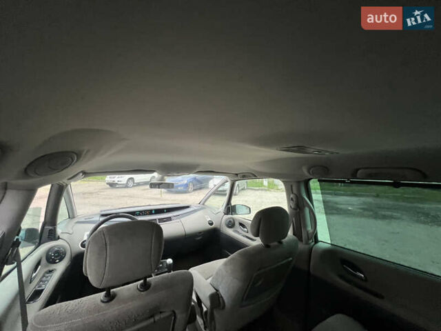 Рено Эспейс 2003 в Белой Церкве на Automoto.ua Серый Рено Эспейс, объемом двигателя 2.2 л и пробегом 275 тыс. км за 2600 $, фото 9 на Automoto.ua