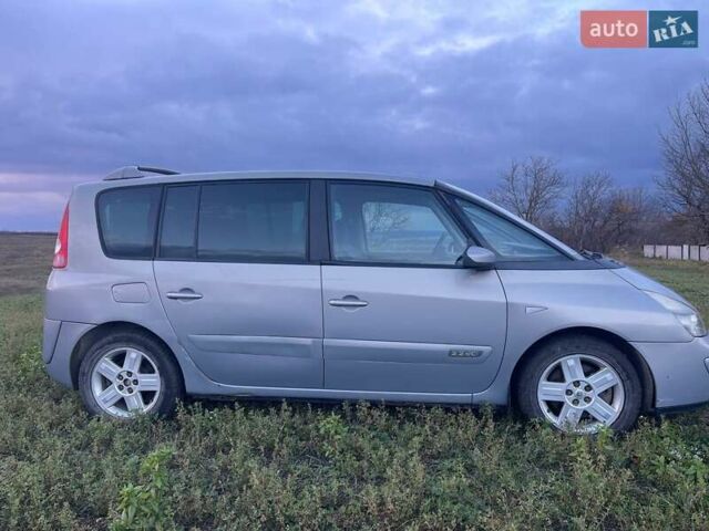 Серый Рено Эспейс, объемом двигателя 2.2 л и пробегом 212 тыс. км за 3800 $, фото 5 на Automoto.ua