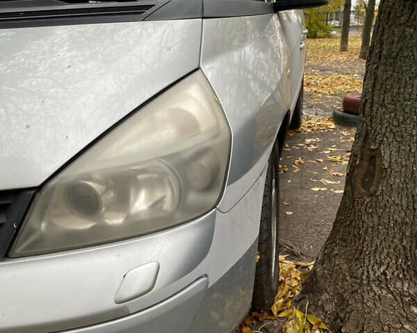 Рено Эспейс 2004 в Черкассах на Automoto.ua Серый Рено Эспейс, объемом двигателя 2 л и пробегом 555 тыс. км за 3100 $, фото 5 на Automoto.ua