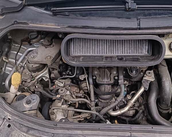 Серый Рено Эспейс, объемом двигателя 2.19 л и пробегом 360 тыс. км за 3700 $, фото 19 на Automoto.ua