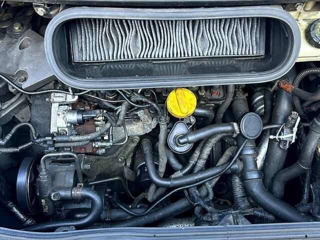 Серый Рено Эспейс, объемом двигателя 1.9 л и пробегом 280 тыс. км за 4800 $, фото 1 на Automoto.ua