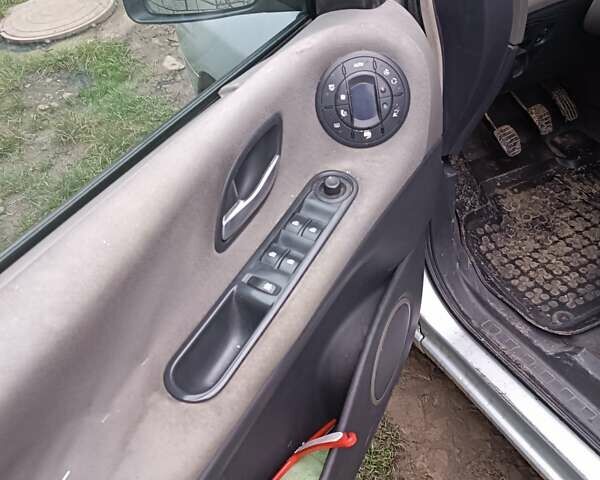 Серый Рено Эспейс, объемом двигателя 2.19 л и пробегом 360 тыс. км за 3700 $, фото 33 на Automoto.ua