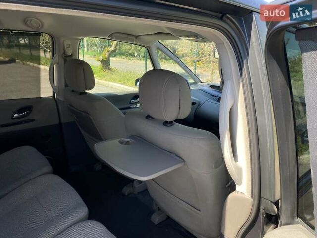 Серый Рено Эспейс, объемом двигателя 2 л и пробегом 187 тыс. км за 5499 $, фото 61 на Automoto.ua