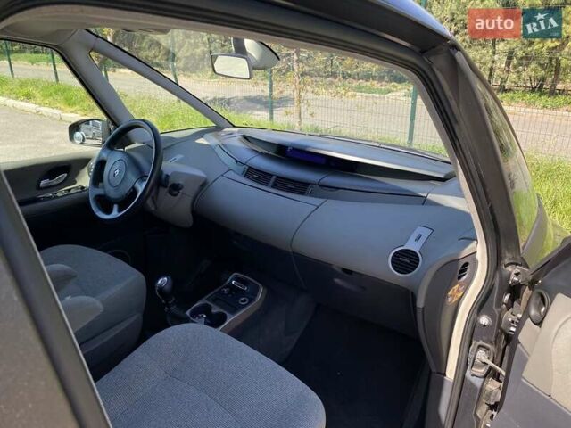 Серый Рено Эспейс, объемом двигателя 2 л и пробегом 187 тыс. км за 5499 $, фото 36 на Automoto.ua