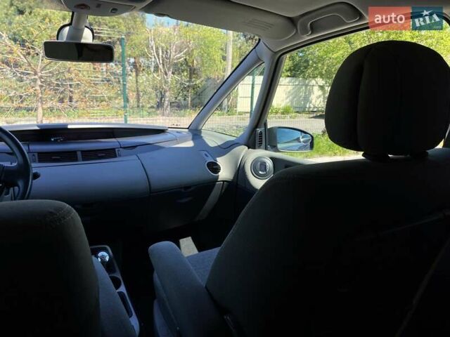 Серый Рено Эспейс, объемом двигателя 2 л и пробегом 187 тыс. км за 5499 $, фото 46 на Automoto.ua