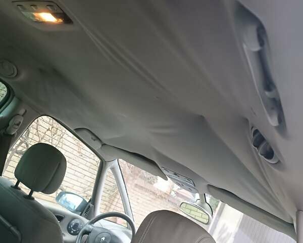 Серый Рено Эспейс, объемом двигателя 2.19 л и пробегом 360 тыс. км за 3700 $, фото 9 на Automoto.ua