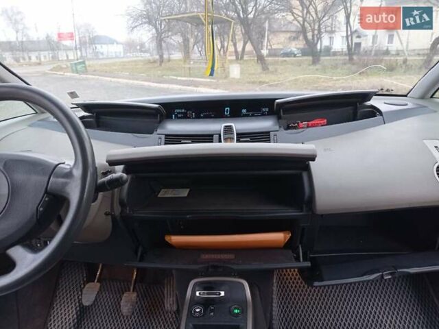 Серый Рено Эспейс, объемом двигателя 2 л и пробегом 254 тыс. км за 4600 $, фото 9 на Automoto.ua