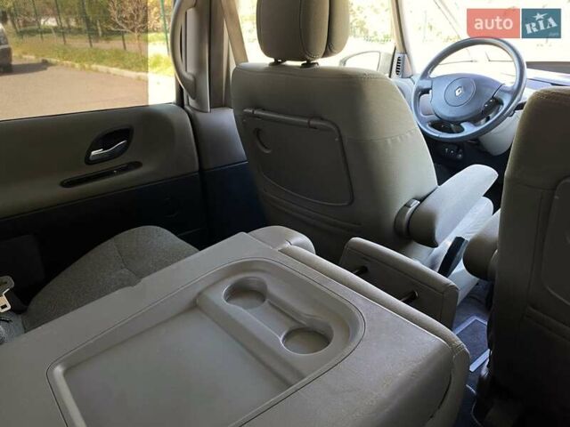 Серый Рено Эспейс, объемом двигателя 2 л и пробегом 187 тыс. км за 5499 $, фото 48 на Automoto.ua