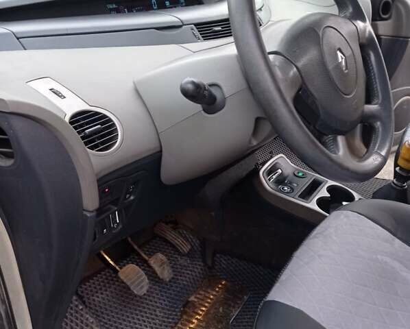 Серый Рено Эспейс, объемом двигателя 2 л и пробегом 254 тыс. км за 4600 $, фото 8 на Automoto.ua