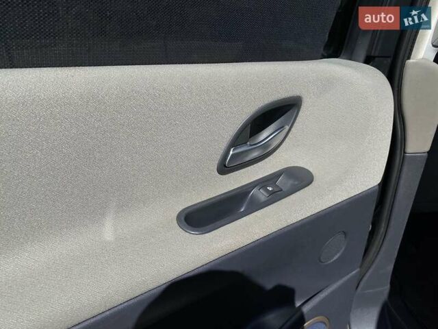 Серый Рено Эспейс, объемом двигателя 2 л и пробегом 187 тыс. км за 5499 $, фото 42 на Automoto.ua