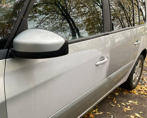 Рено Эспейс 2004 в Черкассах на Automoto.ua Серый Рено Эспейс, объемом двигателя 2 л и пробегом 555 тыс. км за 3100 $, фото 6 на Automoto.ua