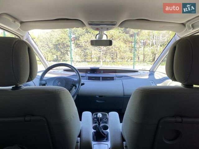 Серый Рено Эспейс, объемом двигателя 2 л и пробегом 187 тыс. км за 5499 $, фото 1 на Automoto.ua