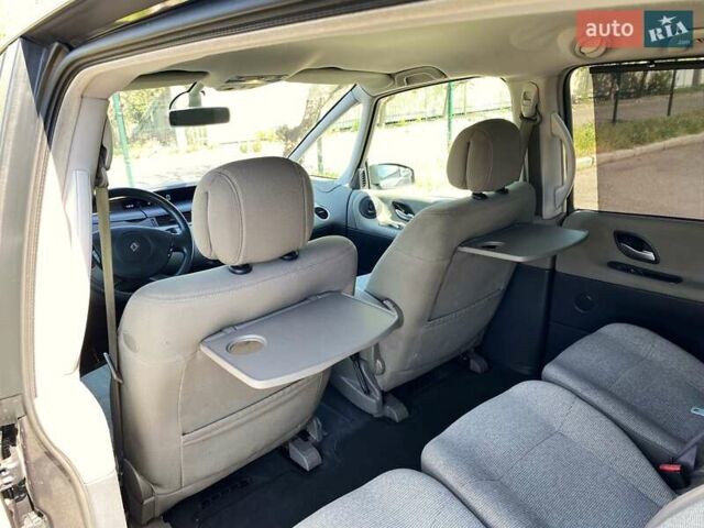 Серый Рено Эспейс, объемом двигателя 2 л и пробегом 187 тыс. км за 5499 $, фото 60 на Automoto.ua