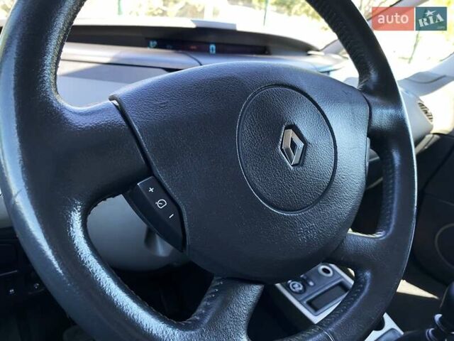 Серый Рено Эспейс, объемом двигателя 2 л и пробегом 187 тыс. км за 5499 $, фото 21 на Automoto.ua