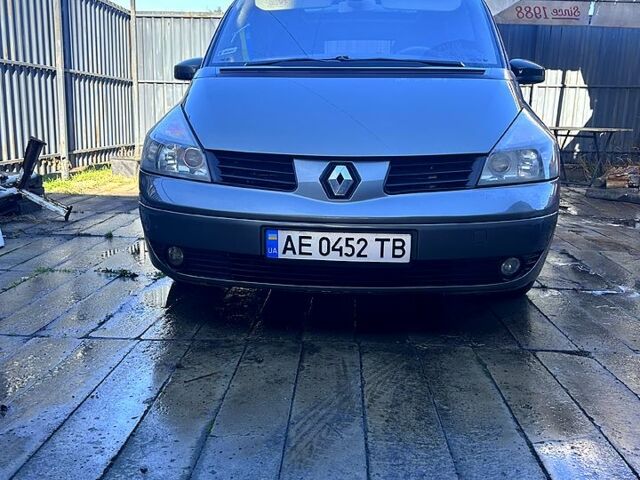 Рено Эспейс 2004 в Першотравенске на Automoto.ua Серый Рено Эспейс, объемом двигателя 1.9 л и пробегом 280 тыс. км за 3800 $, фото 8 на Automoto.ua