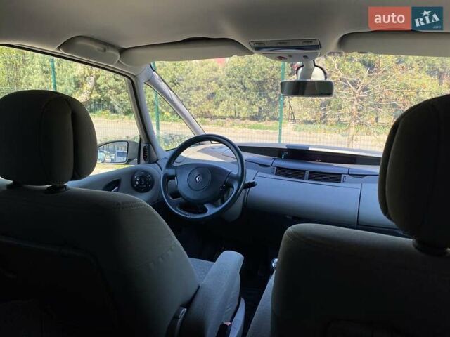 Серый Рено Эспейс, объемом двигателя 2 л и пробегом 187 тыс. км за 5499 $, фото 45 на Automoto.ua