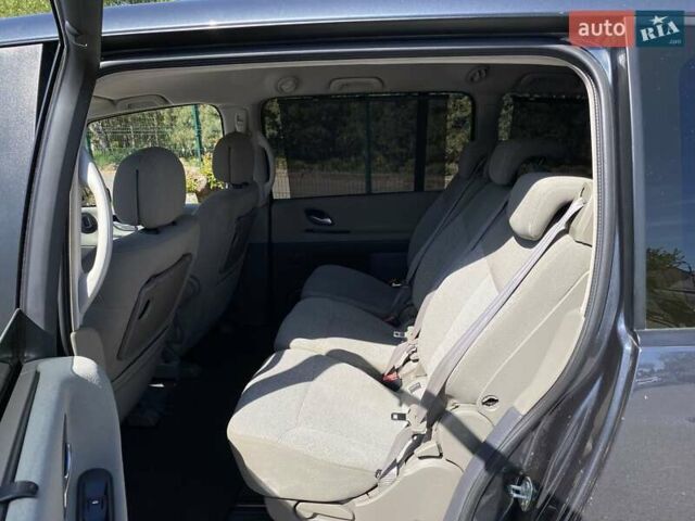 Серый Рено Эспейс, объемом двигателя 2 л и пробегом 187 тыс. км за 5499 $, фото 53 на Automoto.ua