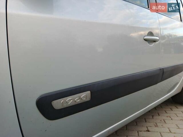 Сірий Рено Еспейс, об'ємом двигуна 1.87 л та пробігом 331 тис. км за 5500 $, фото 5 на Automoto.ua