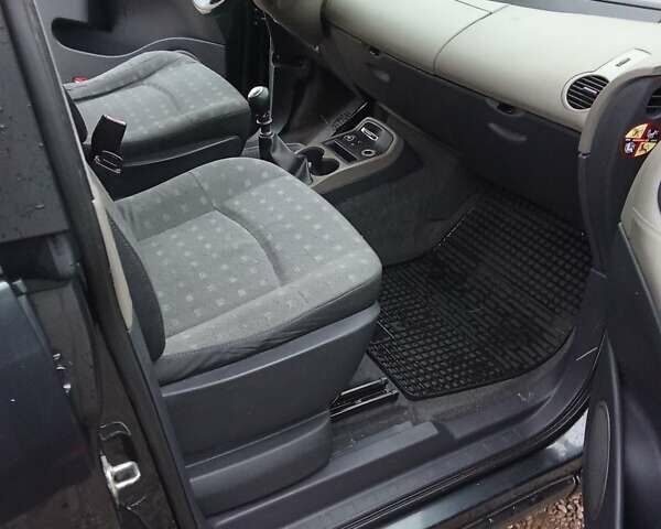 Серый Рено Эспейс, объемом двигателя 1.87 л и пробегом 242 тыс. км за 3999 $, фото 37 на Automoto.ua