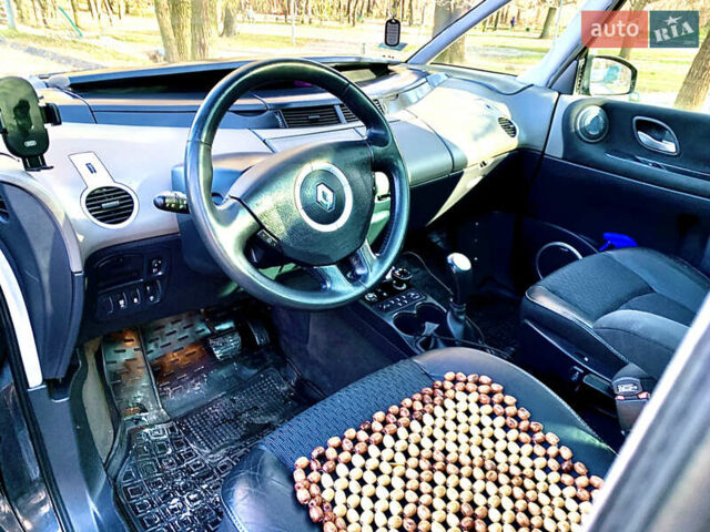 Серый Рено Эспейс, объемом двигателя 2.2 л и пробегом 235 тыс. км за 6300 $, фото 17 на Automoto.ua