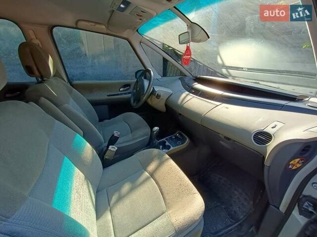 Серый Рено Эспейс, объемом двигателя 2.2 л и пробегом 280 тыс. км за 4200 $, фото 3 на Automoto.ua