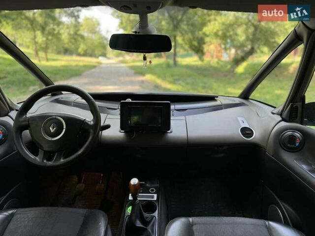 Сірий Рено Еспейс, об'ємом двигуна 1.87 л та пробігом 290 тис. км за 4350 $, фото 13 на Automoto.ua