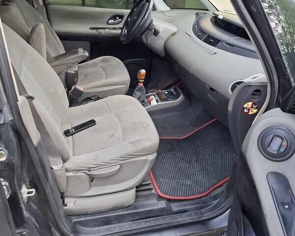 Серый Рено Эспейс, объемом двигателя 2.19 л и пробегом 312 тыс. км за 3500 $, фото 1 на Automoto.ua