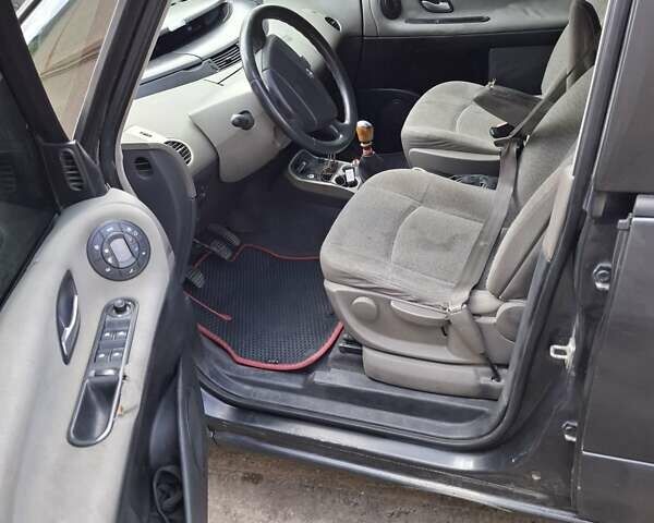 Серый Рено Эспейс, объемом двигателя 2.19 л и пробегом 312 тыс. км за 3500 $, фото 6 на Automoto.ua