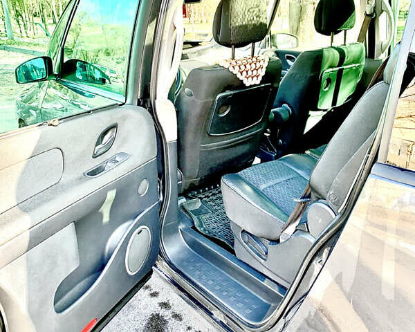 Серый Рено Эспейс, объемом двигателя 2.2 л и пробегом 235 тыс. км за 6300 $, фото 12 на Automoto.ua