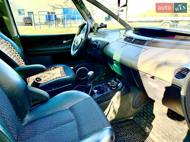 Серый Рено Эспейс, объемом двигателя 2.2 л и пробегом 235 тыс. км за 6300 $, фото 6 на Automoto.ua