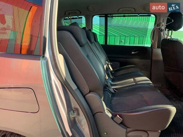 Серый Рено Эспейс, объемом двигателя 2.2 л и пробегом 292 тыс. км за 4690 $, фото 9 на Automoto.ua