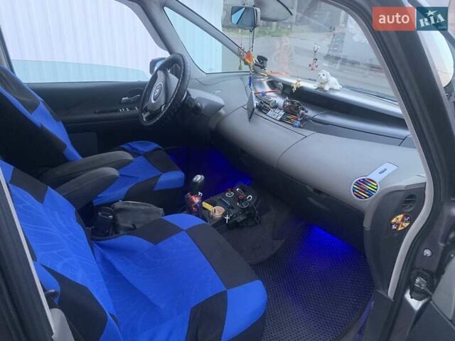 Серый Рено Эспейс, объемом двигателя 2.2 л и пробегом 298 тыс. км за 5499 $, фото 7 на Automoto.ua