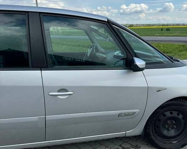 Сірий Рено Еспейс, об'ємом двигуна 2 л та пробігом 342 тис. км за 3600 $, фото 15 на Automoto.ua