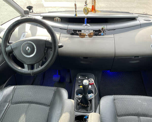 Серый Рено Эспейс, объемом двигателя 2.2 л и пробегом 298 тыс. км за 5499 $, фото 9 на Automoto.ua