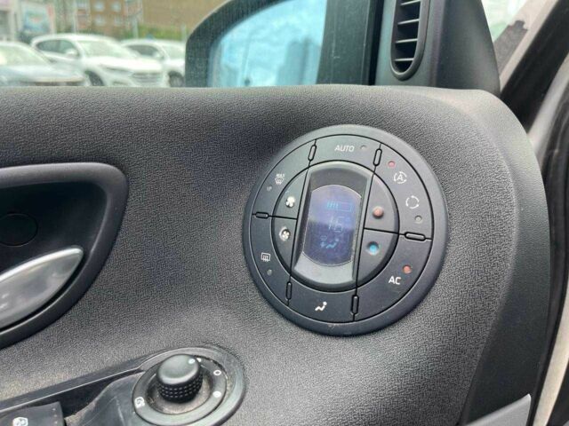 Серый Рено Эспейс, объемом двигателя 2 л и пробегом 204 тыс. км за 5790 $, фото 15 на Automoto.ua