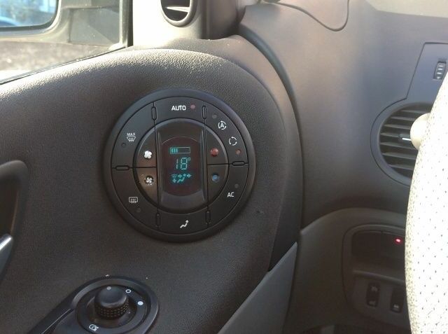 Сірий Рено Еспейс, об'ємом двигуна 2.2 л та пробігом 320 тис. км за 6100 $, фото 9 на Automoto.ua