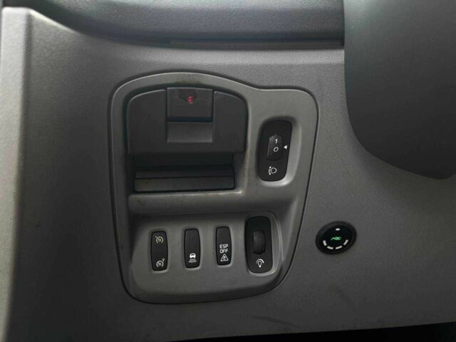 Серый Рено Эспейс, объемом двигателя 2 л и пробегом 204 тыс. км за 5790 $, фото 16 на Automoto.ua