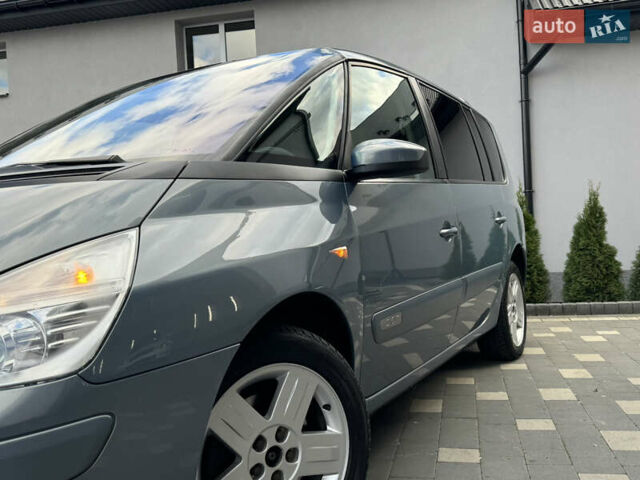 Серый Рено Эспейс, объемом двигателя 2 л и пробегом 228 тыс. км за 6750 $, фото 8 на Automoto.ua