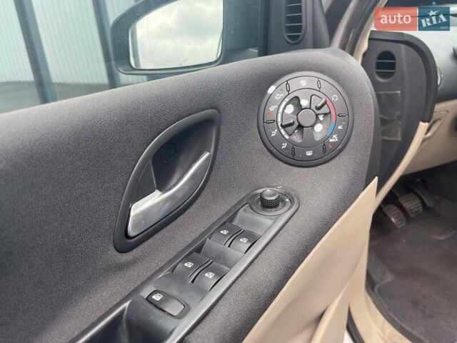 Сірий Рено Еспейс, об'ємом двигуна 2 л та пробігом 223 тис. км за 4990 $, фото 15 на Automoto.ua