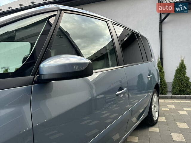 Серый Рено Эспейс, объемом двигателя 2 л и пробегом 228 тыс. км за 6750 $, фото 13 на Automoto.ua