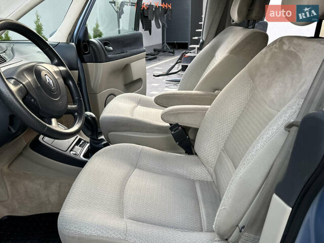 Серый Рено Эспейс, объемом двигателя 2 л и пробегом 228 тыс. км за 6750 $, фото 52 на Automoto.ua