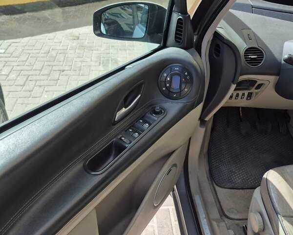 Серый Рено Эспейс, объемом двигателя 2.2 л и пробегом 298 тыс. км за 4500 $, фото 7 на Automoto.ua